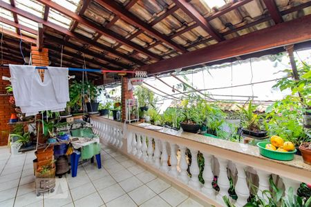 Casa à venda com 170m², 2 quartos e 2 vagasQuintal