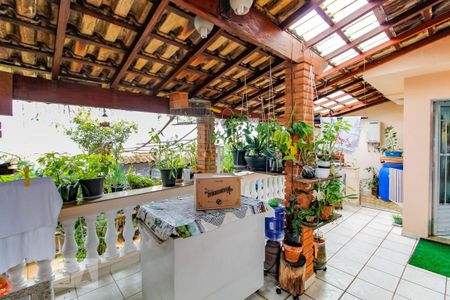 Casa à venda com 170m², 2 quartos e 2 vagasQuintal