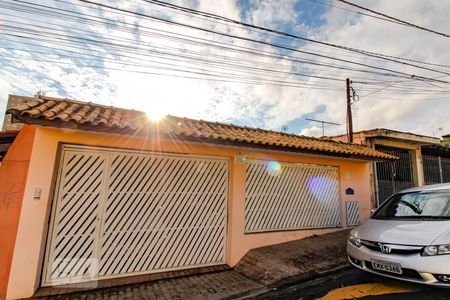 Casa à venda com 170m², 2 quartos e 2 vagasFachada