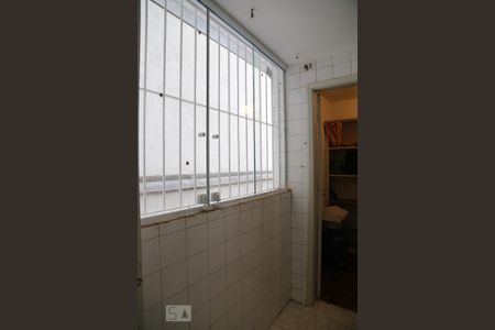 Apartamento à venda com 75m², 2 quartos e 1 vagaÁrea de Serviço