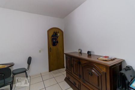 Casa à venda com 250m², 3 quartos e 3 vagas Casa à venda com 250m², 3 quartos e 3 vagasQuarto 2