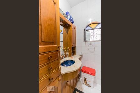 Casa à venda com 250m², 3 quartos e 3 vagas Casa à venda com 250m², 3 quartos e 3 vagasBanheiro