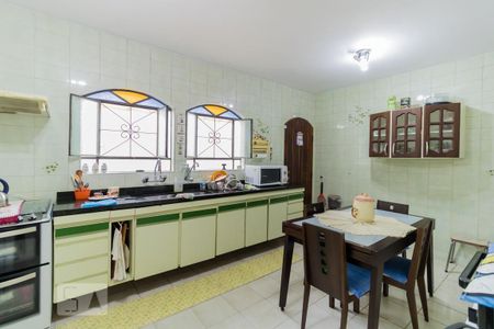 Casa à venda com 250m², 3 quartos e 3 vagas Casa à venda com 250m², 3 quartos e 3 vagasCozinha