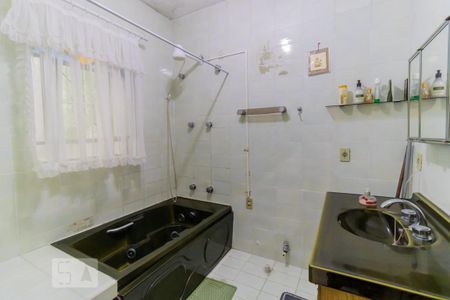 Casa à venda com 250m², 3 quartos e 3 vagas Casa à venda com 250m², 3 quartos e 3 vagasBanheiro da Suíte