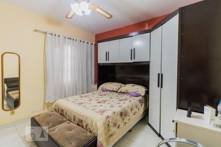 Casa à venda com 250m², 3 quartos e 3 vagas Casa à venda com 250m², 3 quartos e 3 vagasSuíte