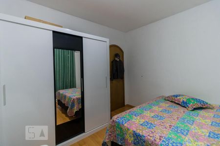 Casa à venda com 250m², 3 quartos e 3 vagas Casa à venda com 250m², 3 quartos e 3 vagasQuarto 1