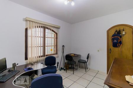 Casa à venda com 250m², 3 quartos e 3 vagas Casa à venda com 250m², 3 quartos e 3 vagasQuarto 2