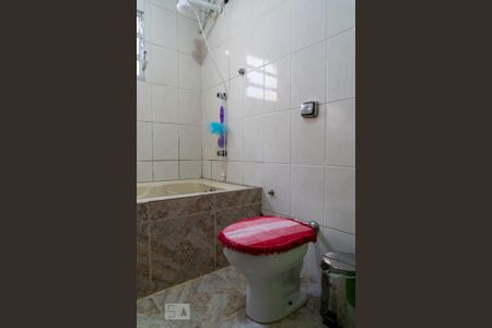 Casa à venda com 148m², 4 quartos e 2 vagasBanheiro 2