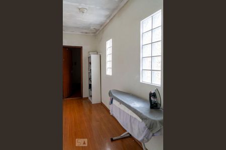 Casa à venda com 148m², 4 quartos e 2 vagasCorredor