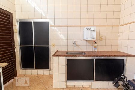 Casa para alugar com 300m², 3 quartos e 1 vagaCozinha