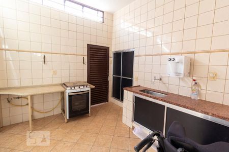 Casa para alugar com 300m², 3 quartos e 1 vagaCozinha