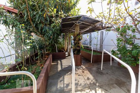 Casa para alugar com 300m², 3 quartos e 1 vagaQuintal