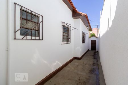 Casa para alugar com 300m², 3 quartos e 1 vagaCorredor lateral