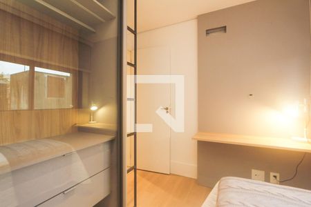 Quarto 1 de apartamento à venda com 2 quartos, 77m² em Moinhos de Vento, Porto Alegre