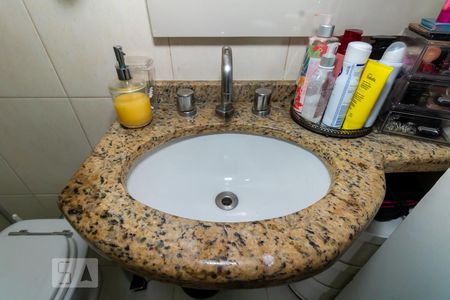 Casa à venda com 131m², 3 quartos e 2 vagasPia do Banheiro da Suíte 3