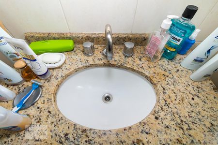 Casa à venda com 131m², 3 quartos e 2 vagasPia do Banheiro da Suíte 1