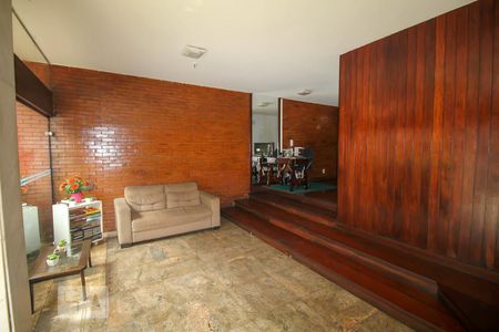 Apartamento à venda com 37m², 1 quarto e sem vaga Apartamento à venda com 37m², 1 quarto e sem vagaRecepção do Prédio