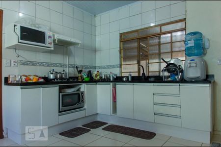 Casa à venda com 84m², 2 quartos e 1 vagaCozinha - Armários