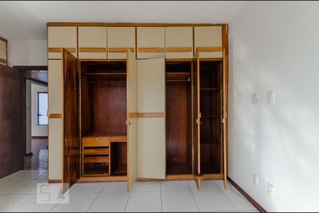 Apartamento para alugar com 128m², 3 quartos e 1 vagaQuarto 2 - Suíte - armário