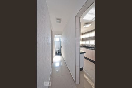 Corredor de apartamento para alugar com 2 quartos, 65m² em Vila Ré, São Paulo
