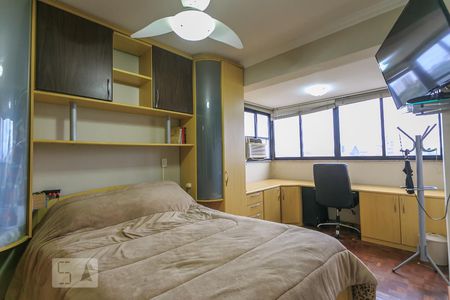 Suíte de apartamento para alugar com 2 quartos, 77m² em Cristo Redentor, Porto Alegre