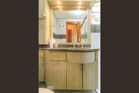 Apartamento à venda com 77m², 2 quartos e 1 vaga Apartamento à venda com 77m², 2 quartos e 1 vagaBanheiro Suíte