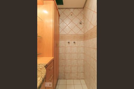 Apartamento à venda com 77m², 2 quartos e 1 vaga Apartamento à venda com 77m², 2 quartos e 1 vagaBanheiro Social