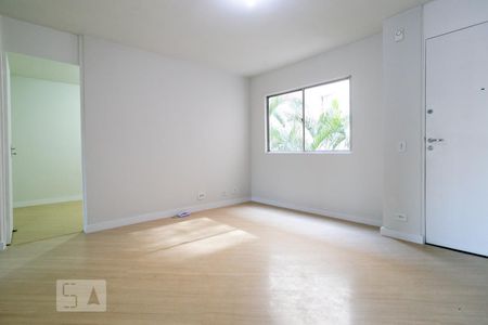 Sala de apartamento para alugar com 2 quartos, 53m² em Vila Iório, São Paulo