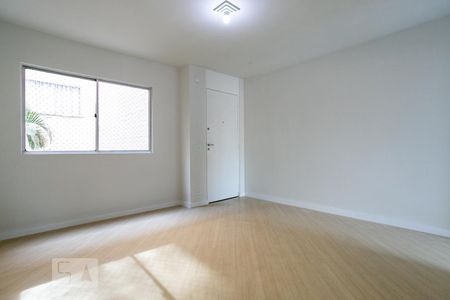 Sala de apartamento para alugar com 2 quartos, 53m² em Vila Iório, São Paulo