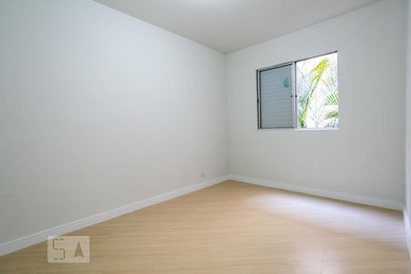 Quarto 1 de apartamento para alugar com 2 quartos, 53m² em Vila Iório, São Paulo