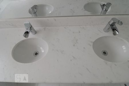 Apartamento à venda com 198m², 3 quartos e 3 vagasBanheiro da Suite 3 - pia