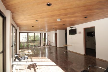 Apartamento à venda com 198m², 3 quartos e 3 vagasÁrea comum - Salão de festas
