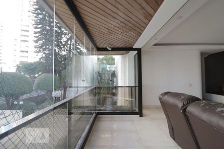 Apartamento à venda com 198m², 3 quartos e 3 vagasSacada da Sala