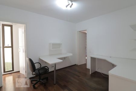 Apartamento à venda com 198m², 3 quartos e 3 vagasEscritório