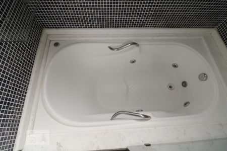 Apartamento à venda com 198m², 3 quartos e 3 vagasBanheiro da Suite 3 - banheira