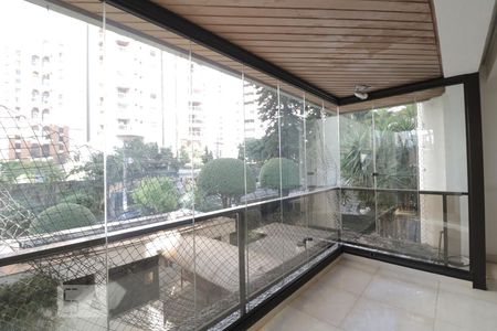 Apartamento à venda com 198m², 3 quartos e 3 vagasSacada da Sala