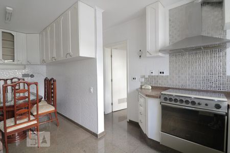 Apartamento à venda com 198m², 3 quartos e 3 vagasCozinha