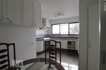 Apartamento à venda com 198m², 3 quartos e 3 vagasCozinha