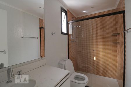Apartamento à venda com 198m², 3 quartos e 3 vagasBanheiro da Suíte 1
