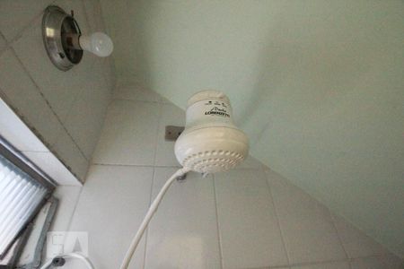 banheiro de kitnet/studio para alugar com 1 quarto, 40m² em Vila Palmeiras, São Paulo