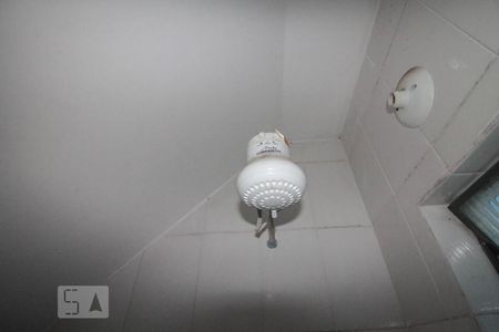 banheiro de kitnet/studio para alugar com 1 quarto, 40m² em Vila Palmeiras, São Paulo