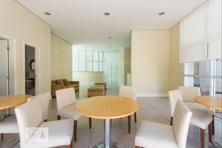 Apartamento para alugar com 72m², 2 quartos e 1 vagaÁrea comum - Salão de festas