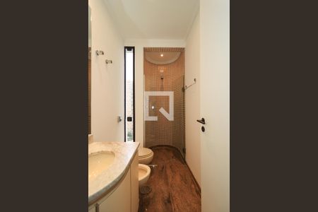 Apartamento para alugar com 369m², 4 quartos e 4 vagas Apartamento para alugar com 369m², 4 quartos e 4 vagasBanheiro