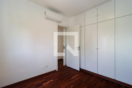 Apartamento para alugar com 369m², 4 quartos e 4 vagas Apartamento para alugar com 369m², 4 quartos e 4 vagasQuarto 4