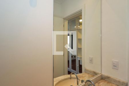 Apartamento para alugar com 369m², 4 quartos e 4 vagas Apartamento para alugar com 369m², 4 quartos e 4 vagasBanheiro da Suíte 2