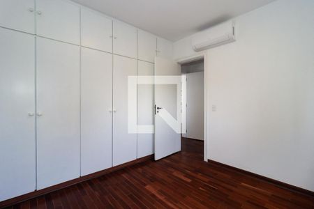 Apartamento para alugar com 369m², 4 quartos e 4 vagas Apartamento para alugar com 369m², 4 quartos e 4 vagasQuarto 3