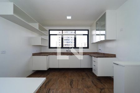 Apartamento para alugar com 369m², 4 quartos e 4 vagas Apartamento para alugar com 369m², 4 quartos e 4 vagasCozinha