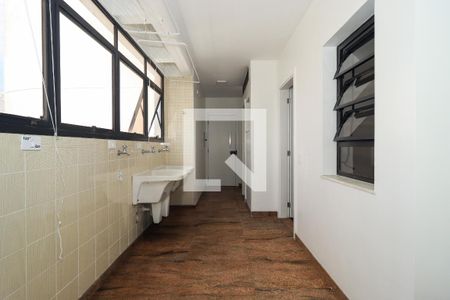 Apartamento para alugar com 369m², 4 quartos e 4 vagas Apartamento para alugar com 369m², 4 quartos e 4 vagasÁrea de Serviço