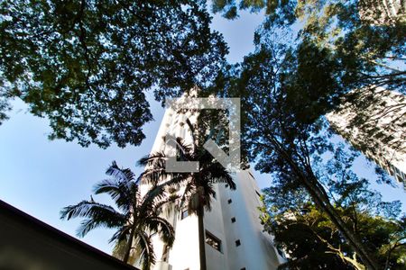 Apartamento para alugar com 369m², 4 quartos e 4 vagas Apartamento para alugar com 369m², 4 quartos e 4 vagasFachada