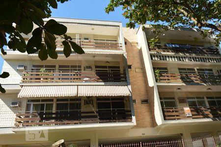 Apartamento à venda com 92m², 2 quartos e 1 vagaFachada do bloco